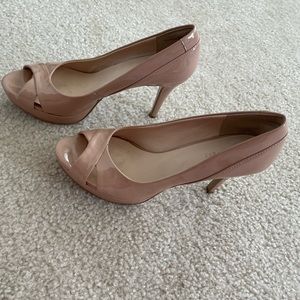 Nine West size 8 heels nude patten leather